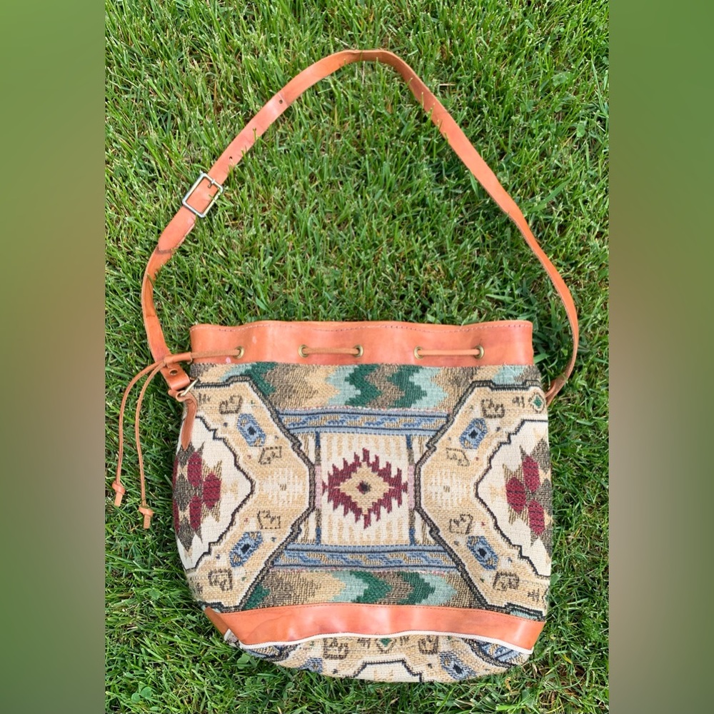 Dorris Huffman Bucket Bag cotton lined good condition. Boho Style Pattern.